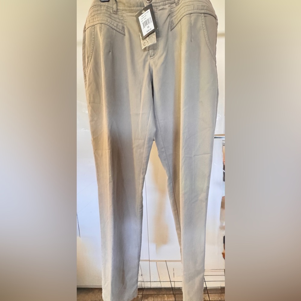 Nanette Lepore Women's Tan Capris